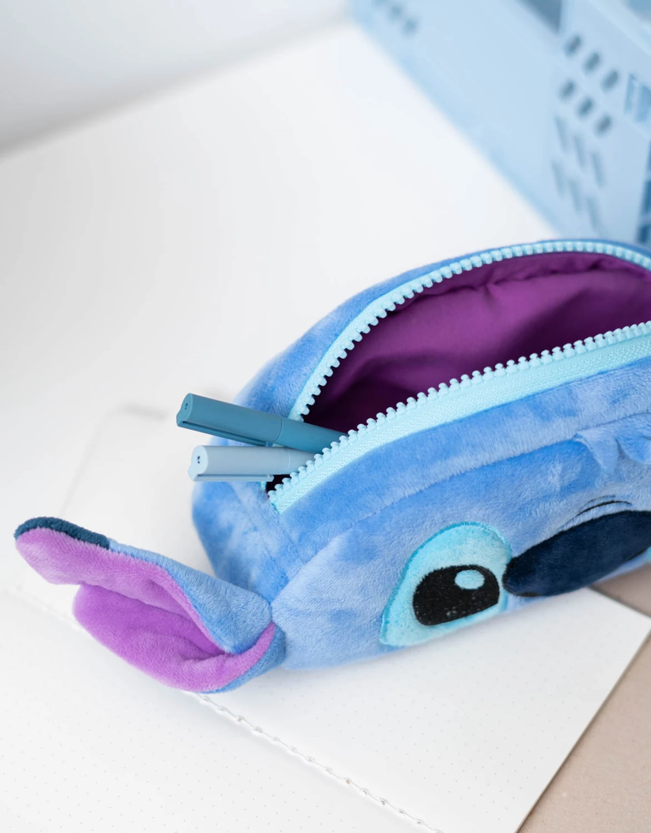 Stitch Plüsch Mäppchen 20 cm Produktfoto