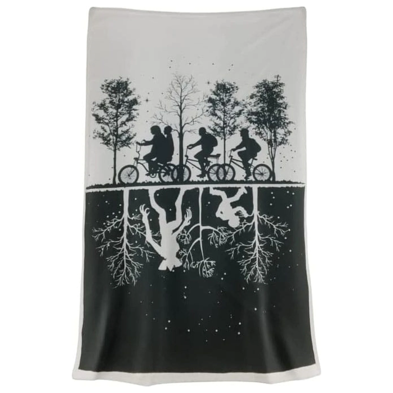Stranger Things Decke Schwarz & Weiß 100 x 150 cm Produktfoto