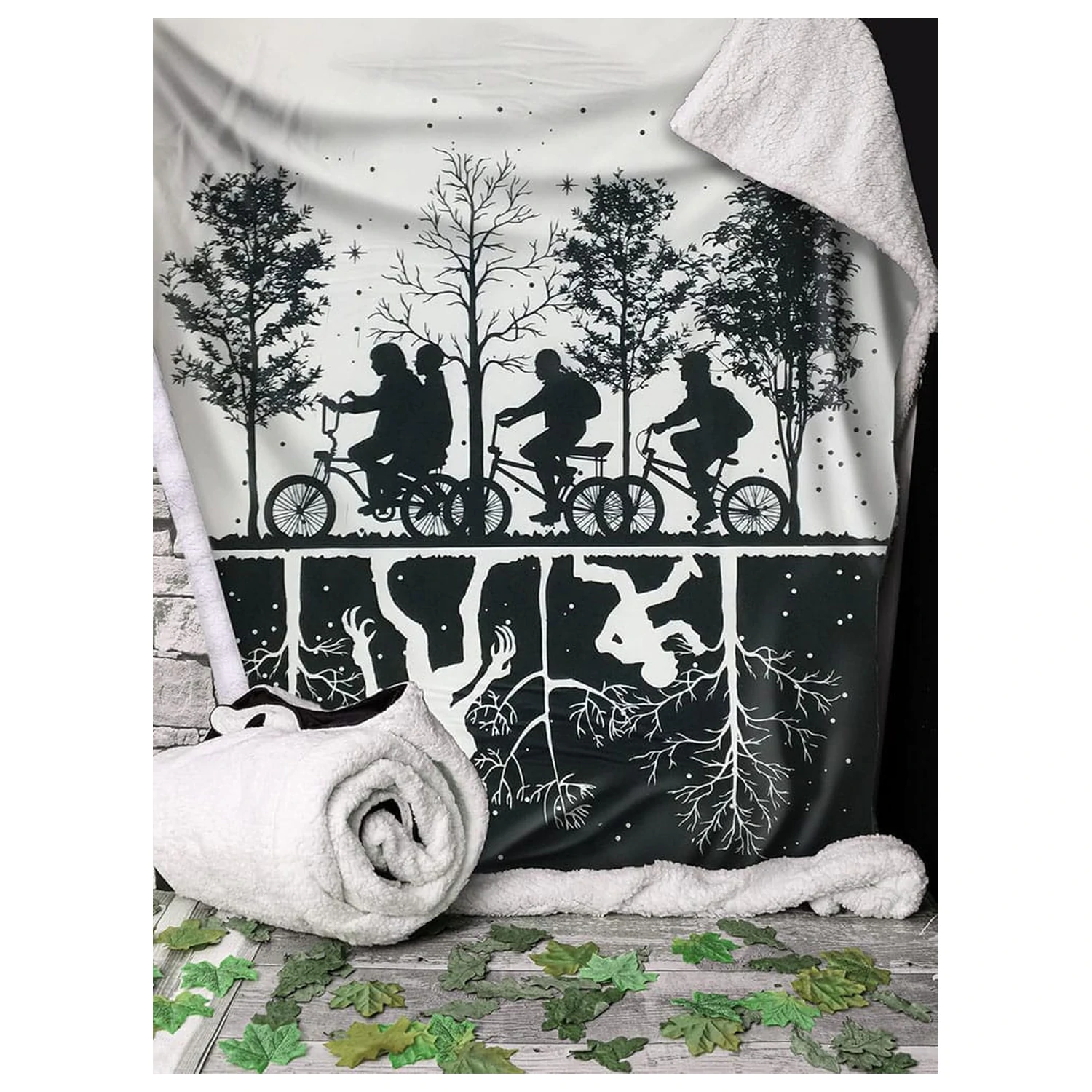 Stranger Things Decke Schwarz & Weiß 100 x 150 cm Produktfoto