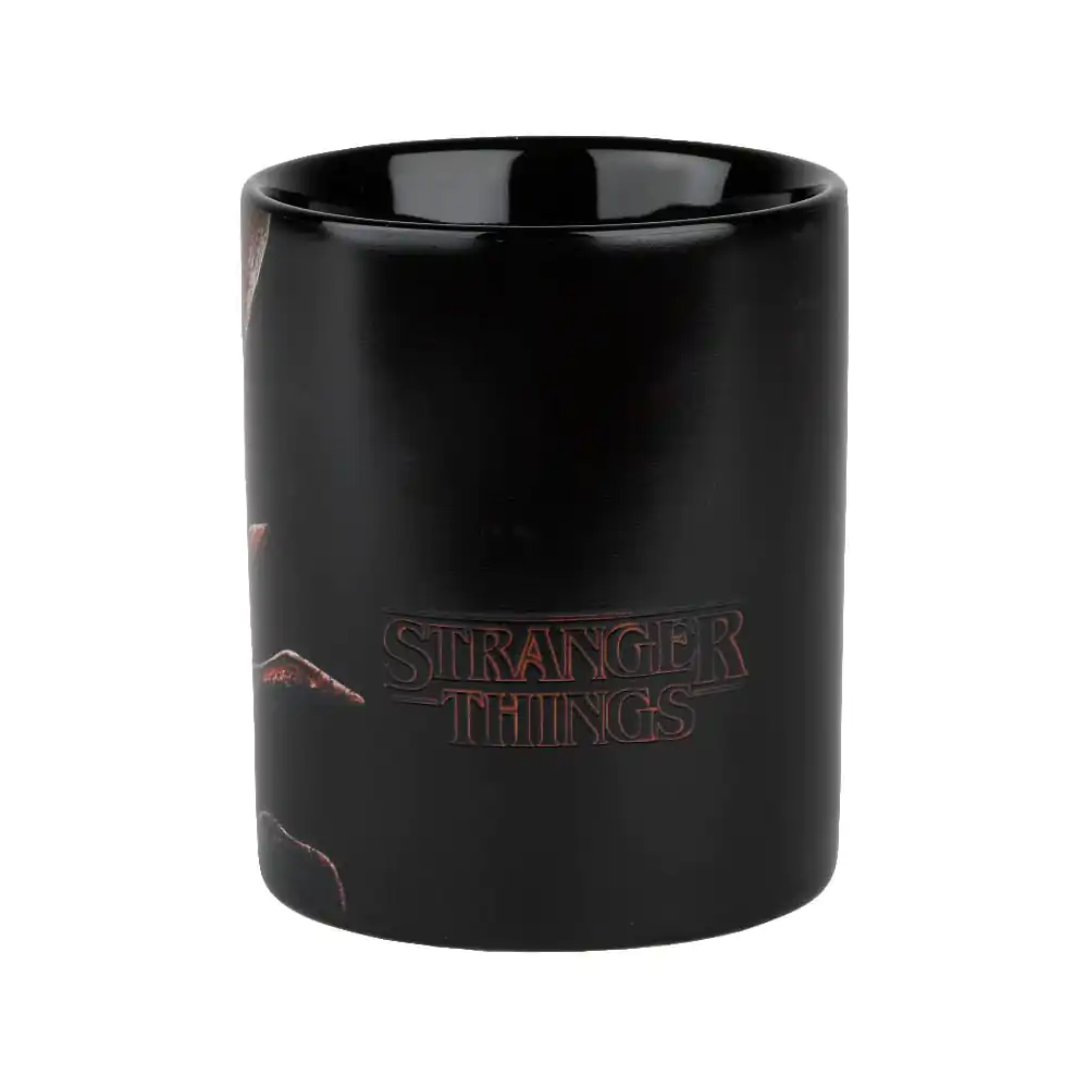 Stranger Things Tasse mit Thermoeffekt Duell 320 ml Produktfoto