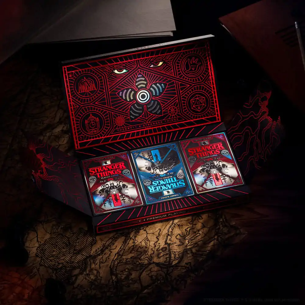 Stranger Things Spielkarten Box Set (3 Decks) termékfotó