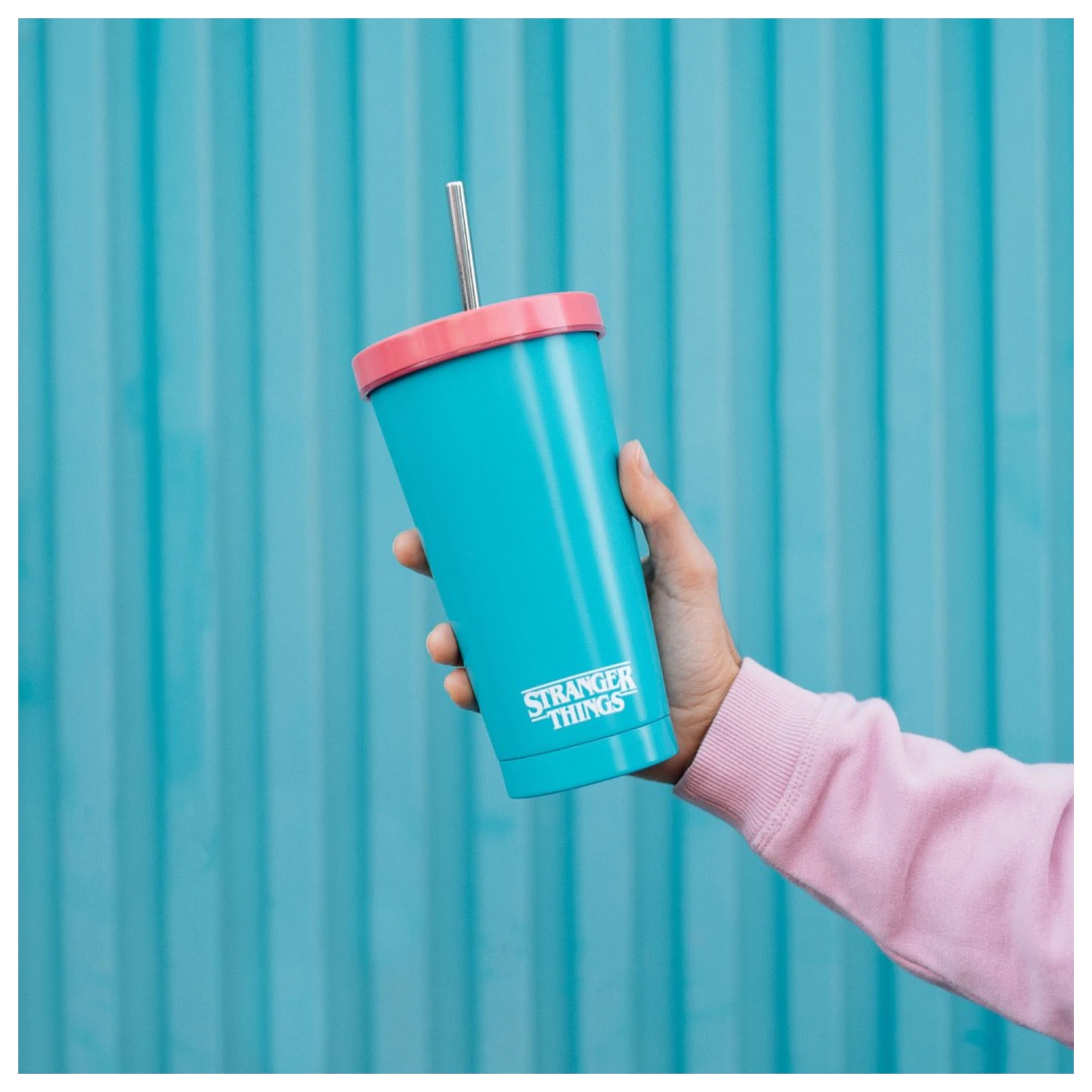 Stranger Things Rink-O-Mania Glas mit Strohhalm 550ml Produktfoto