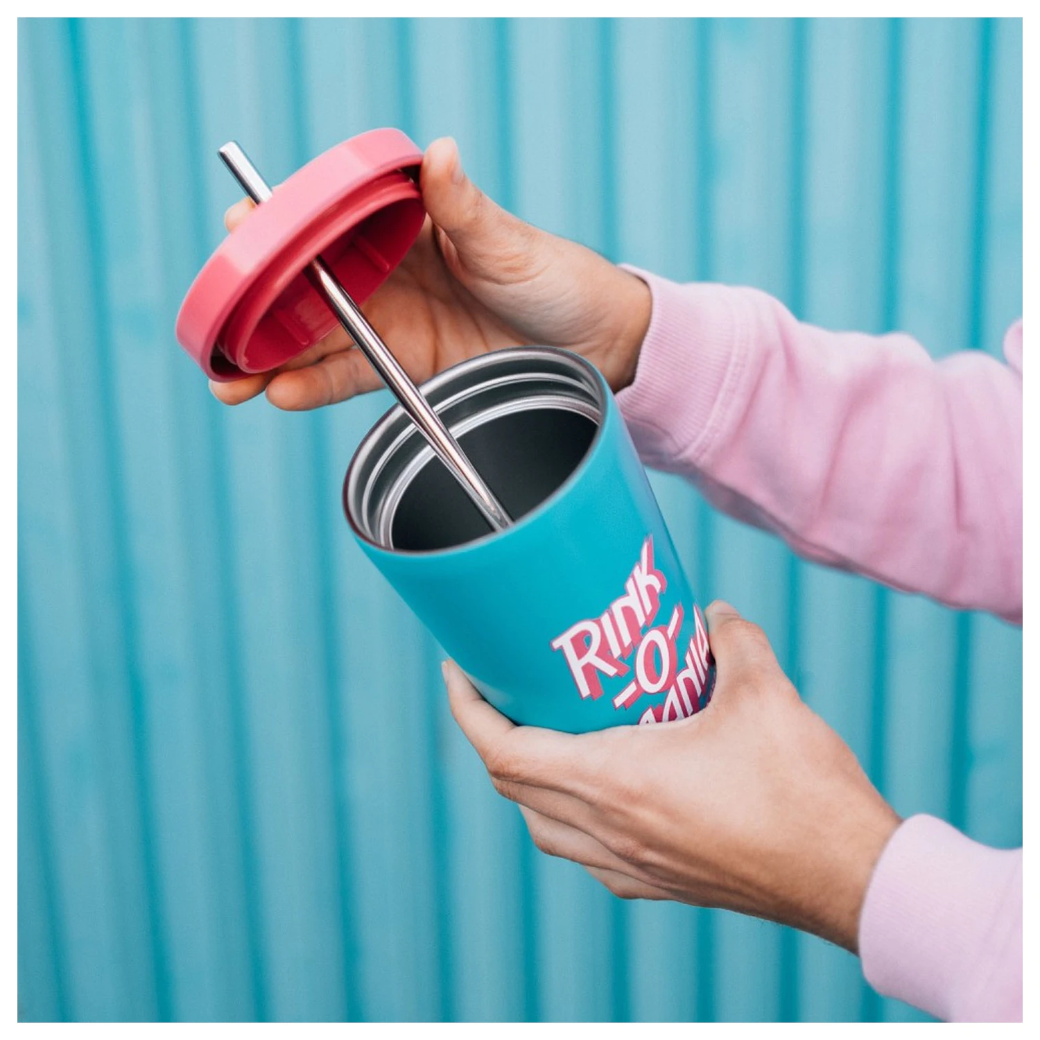 Stranger Things Rink-O-Mania Glas mit Strohhalm 550ml Produktfoto