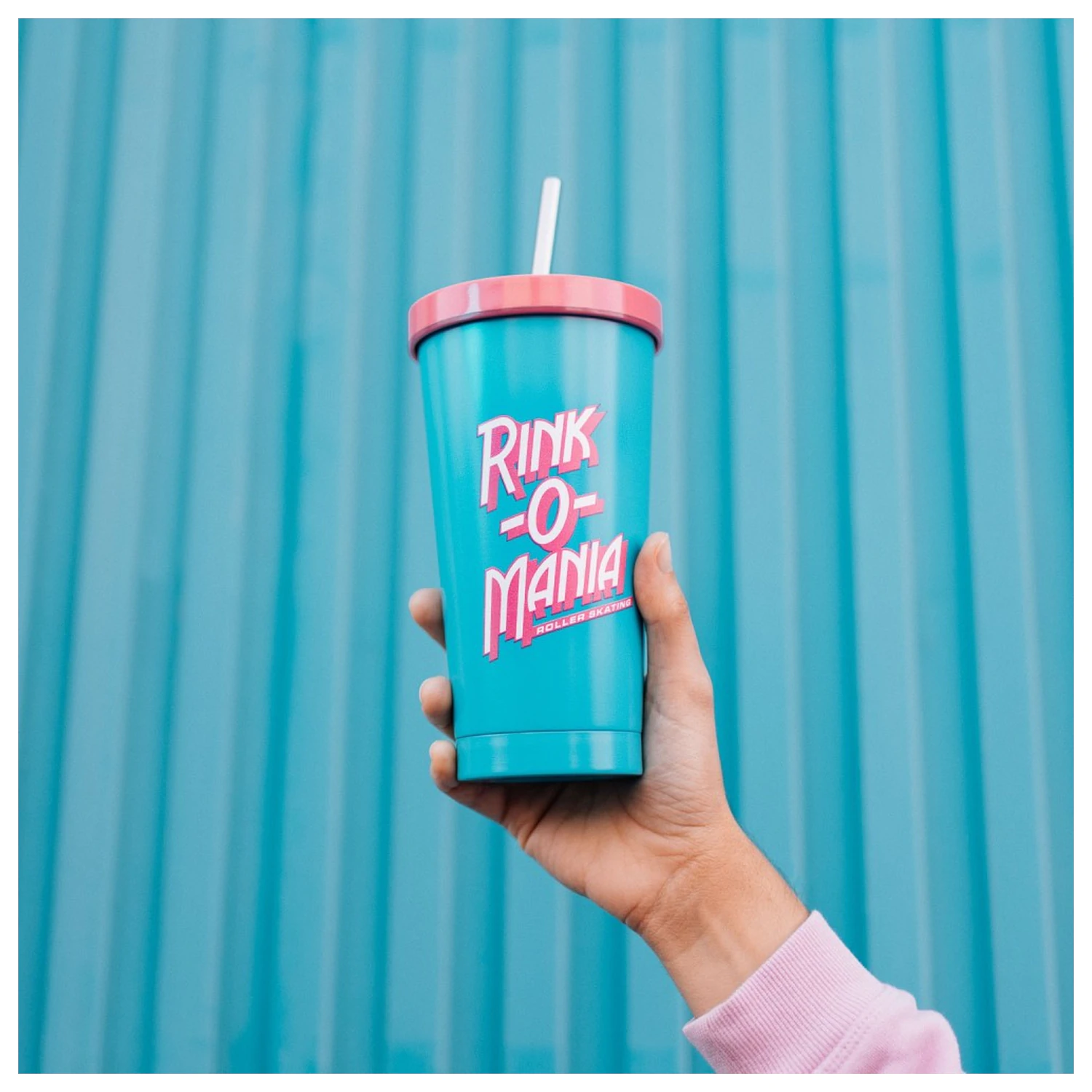 Stranger Things Rink-O-Mania Glas mit Strohhalm 550ml Produktfoto