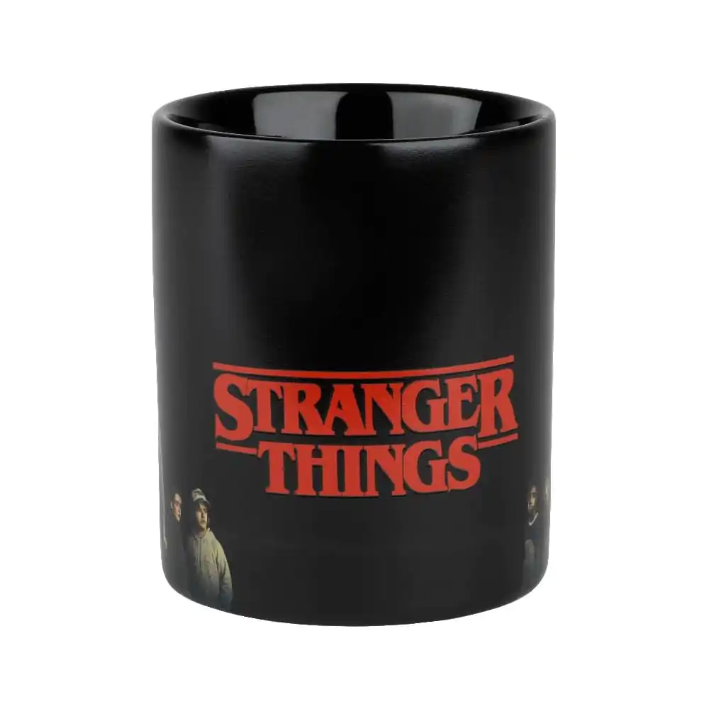 Stranger Things Tasse mit Thermoeffekt Team 320 ml termékfotó