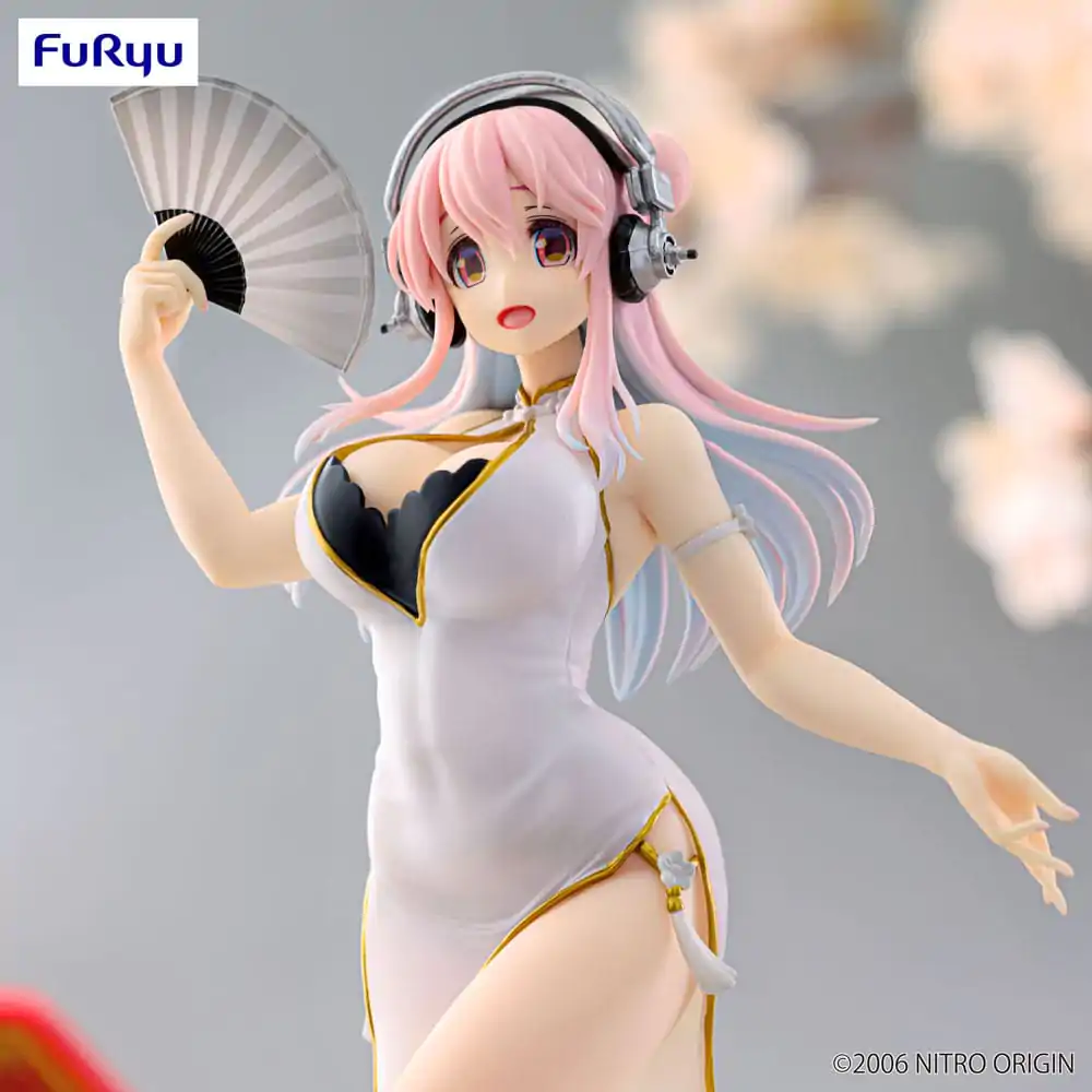 Super Sonico Trio-Try-iT PVC Figur Weißes China Kleid Ver. 21 cm Produktfoto