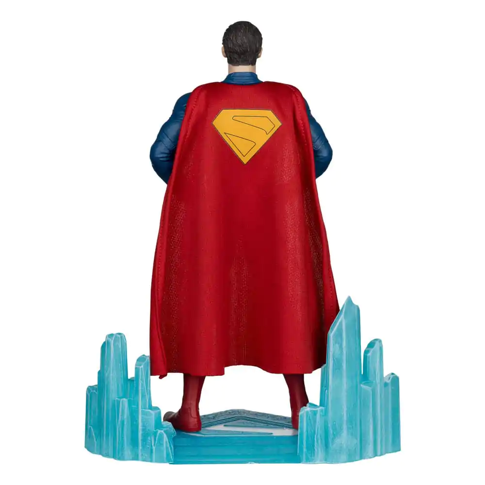Superman (2025) DC Multiverse Mega Action Figur Superman 28 cm Produktfoto