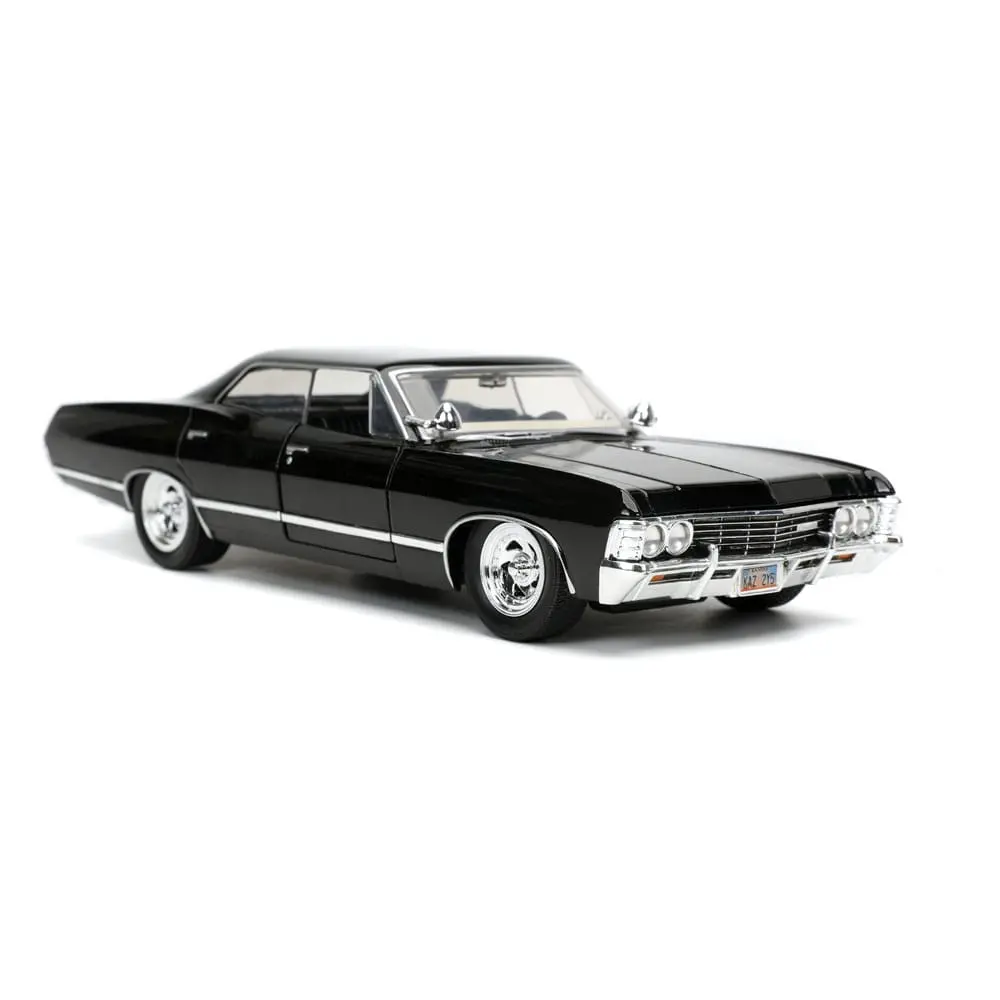 Supernatural Hollywood Rides Diecast Modell 1/24 1967 Chevrolet Impala Sport Sedan mit Dean Winchester Figur Produktfoto