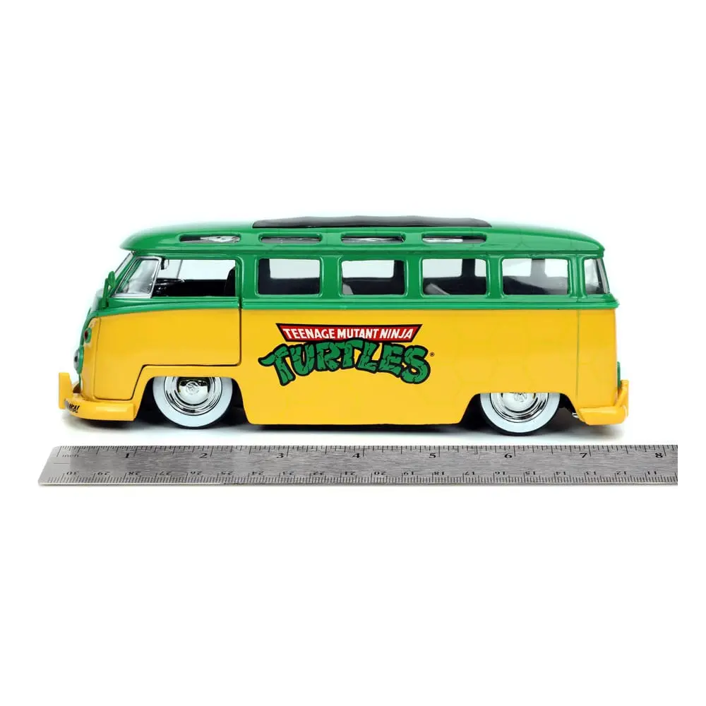 Teenage Mutant Ninja Turtles Hollywood Rides Diecast Modell 1/24 1962 VW Bus mit Leonardo Figur Produktfoto