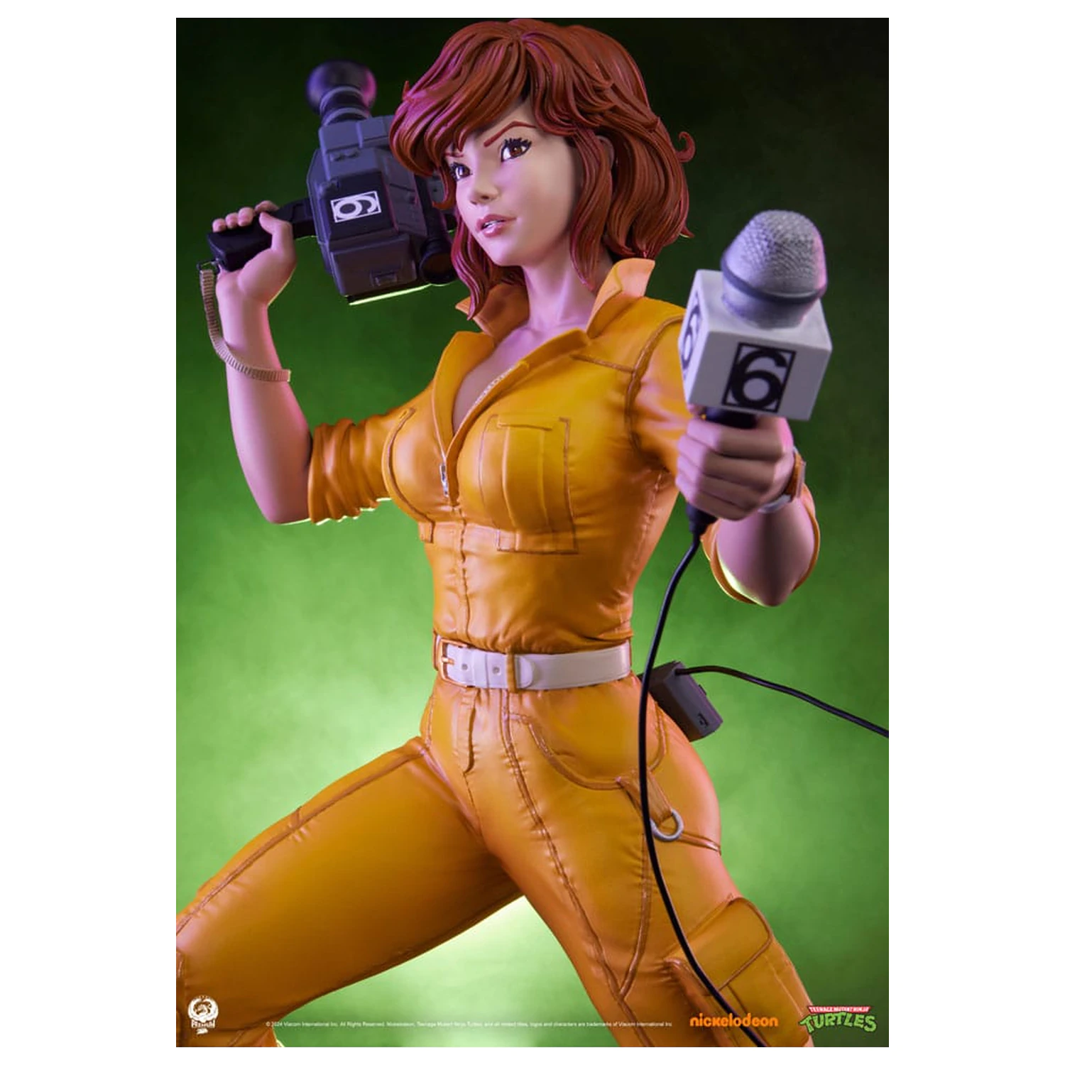 Teenage Mutant Ninja Turtles Premier Series Statue 1/4 April O'Neil 46 cm Produktfoto