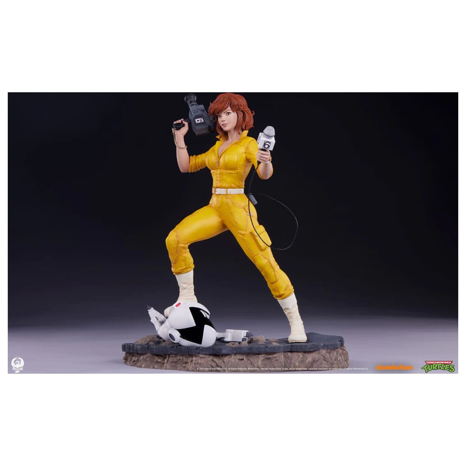 Teenage Mutant Ninja Turtles Premier Series Statue 1/4 April O'Neil 46 cm Produktfoto