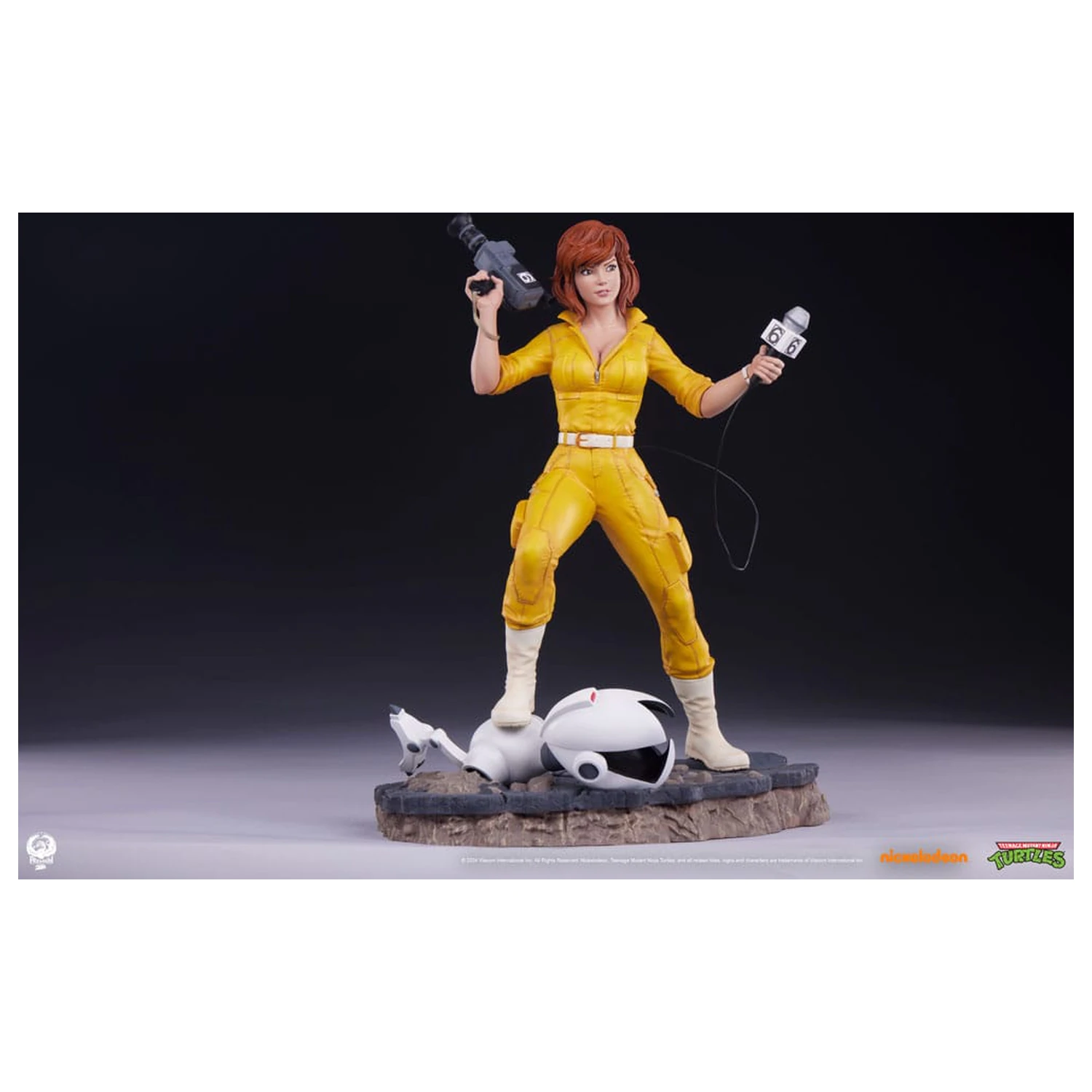Teenage Mutant Ninja Turtles Premier Series Statue 1/4 April O'Neil 46 cm Produktfoto