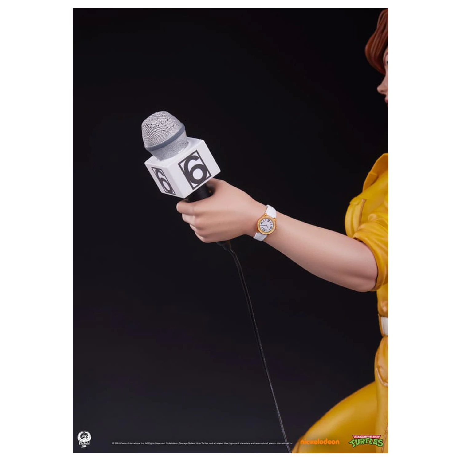 Teenage Mutant Ninja Turtles Premier Series Statue 1/4 April O'Neil 46 cm Produktfoto