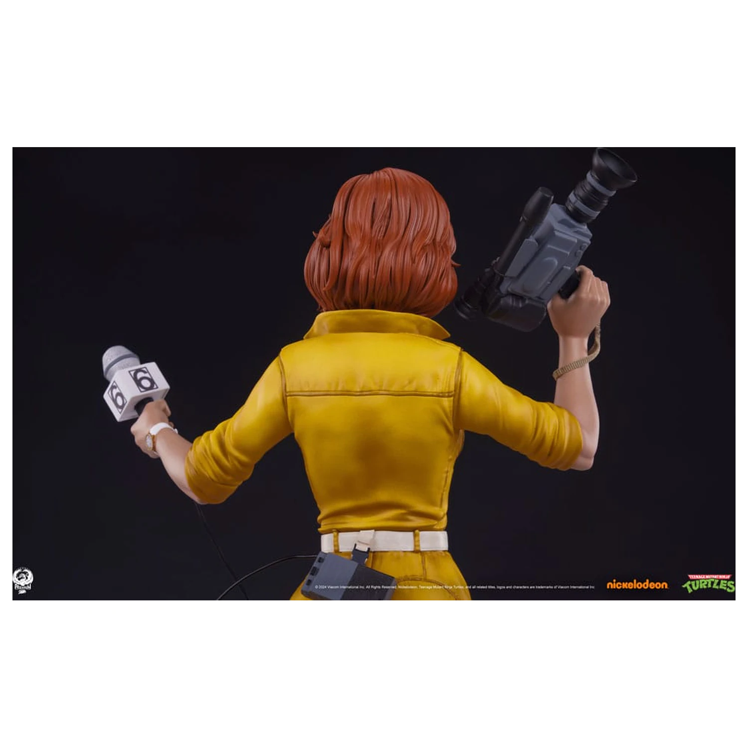 Teenage Mutant Ninja Turtles Premier Series Statue 1/4 April O'Neil 46 cm Produktfoto