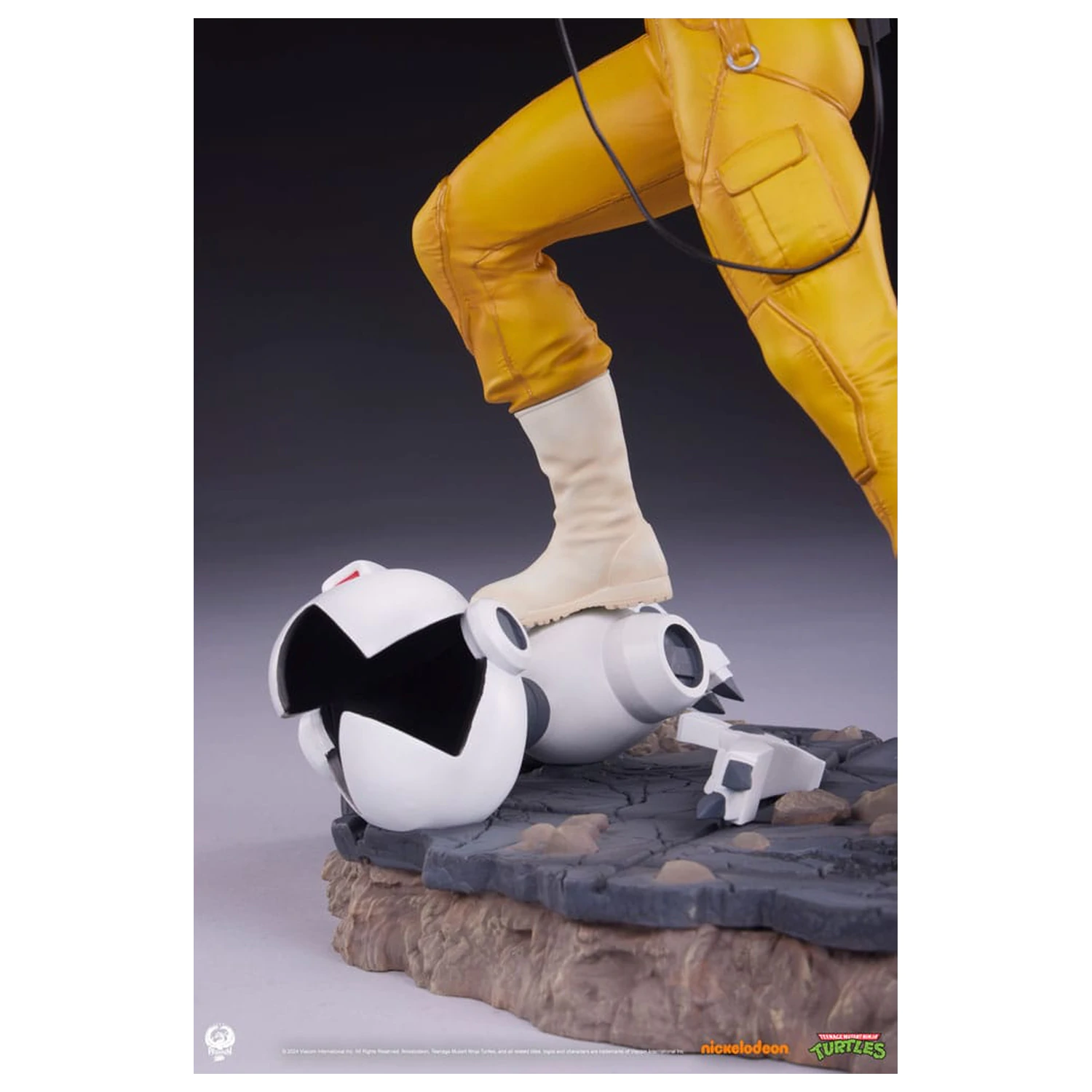 Teenage Mutant Ninja Turtles Premier Series Statue 1/4 April O'Neil 46 cm Produktfoto