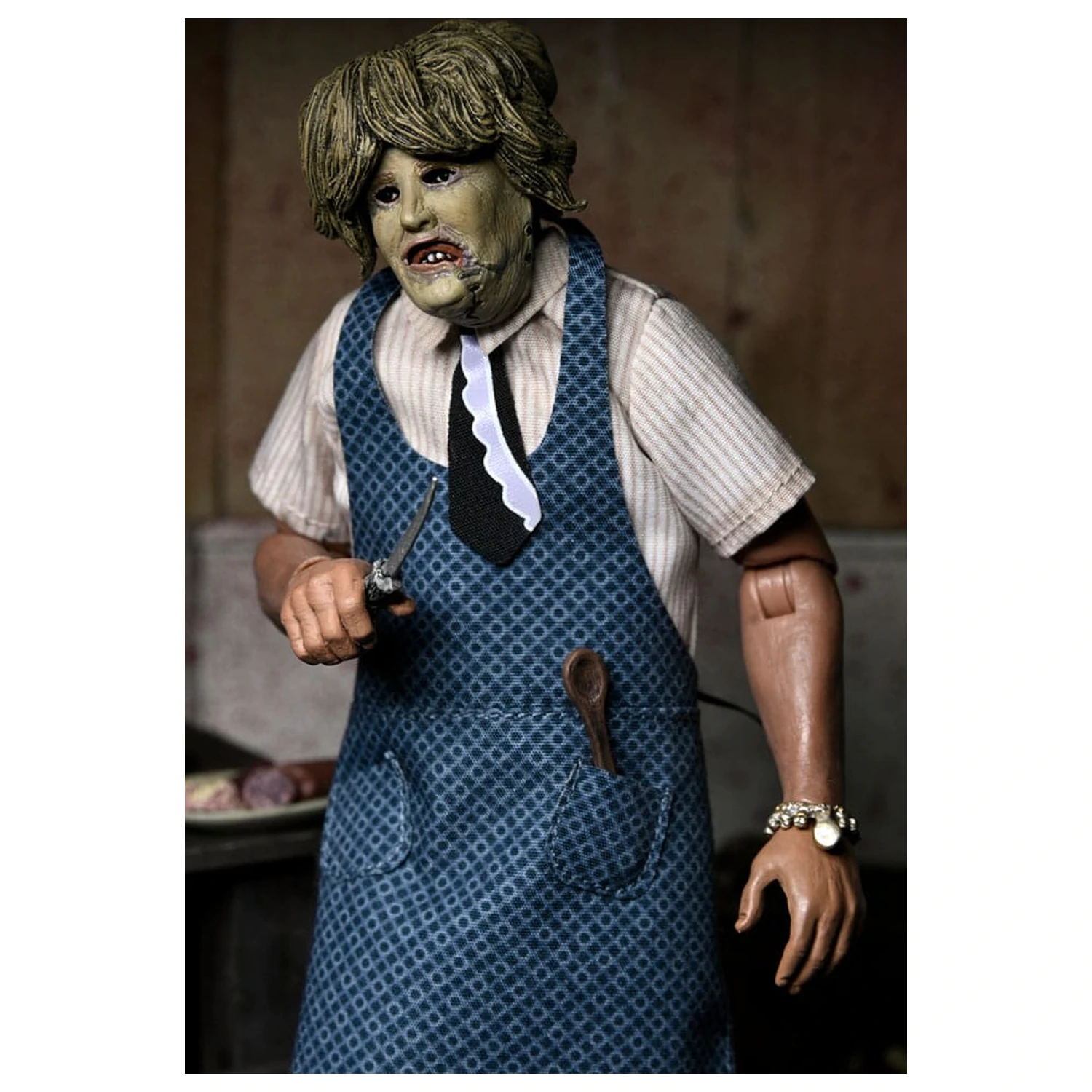 Texas Chainsaw Massacre bekleidete Actionfigur Leatherface mit Old Lady Mask 20 cm Produktfoto