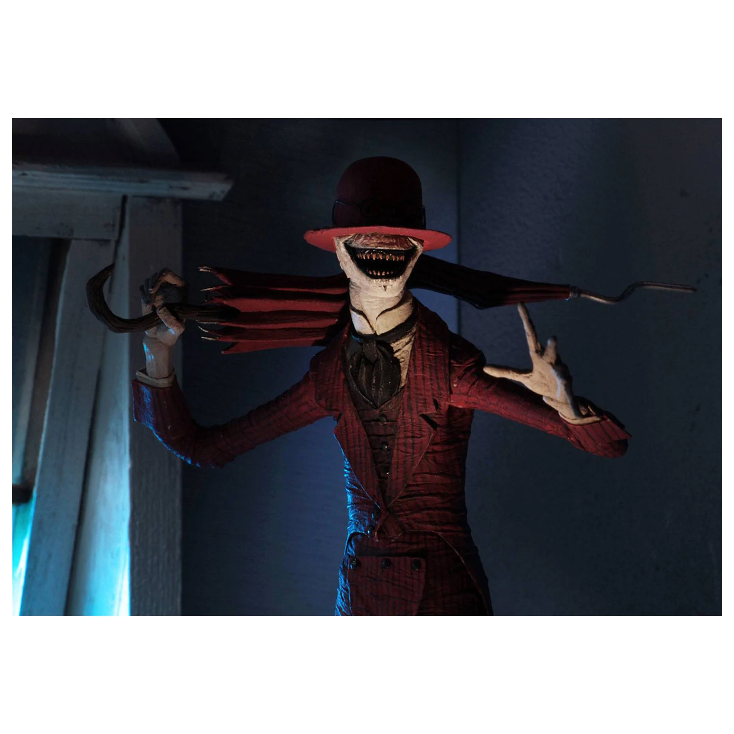 The Conjuring Universe Action-Figur Ultimate Crooked Man 23 cm Produktfoto