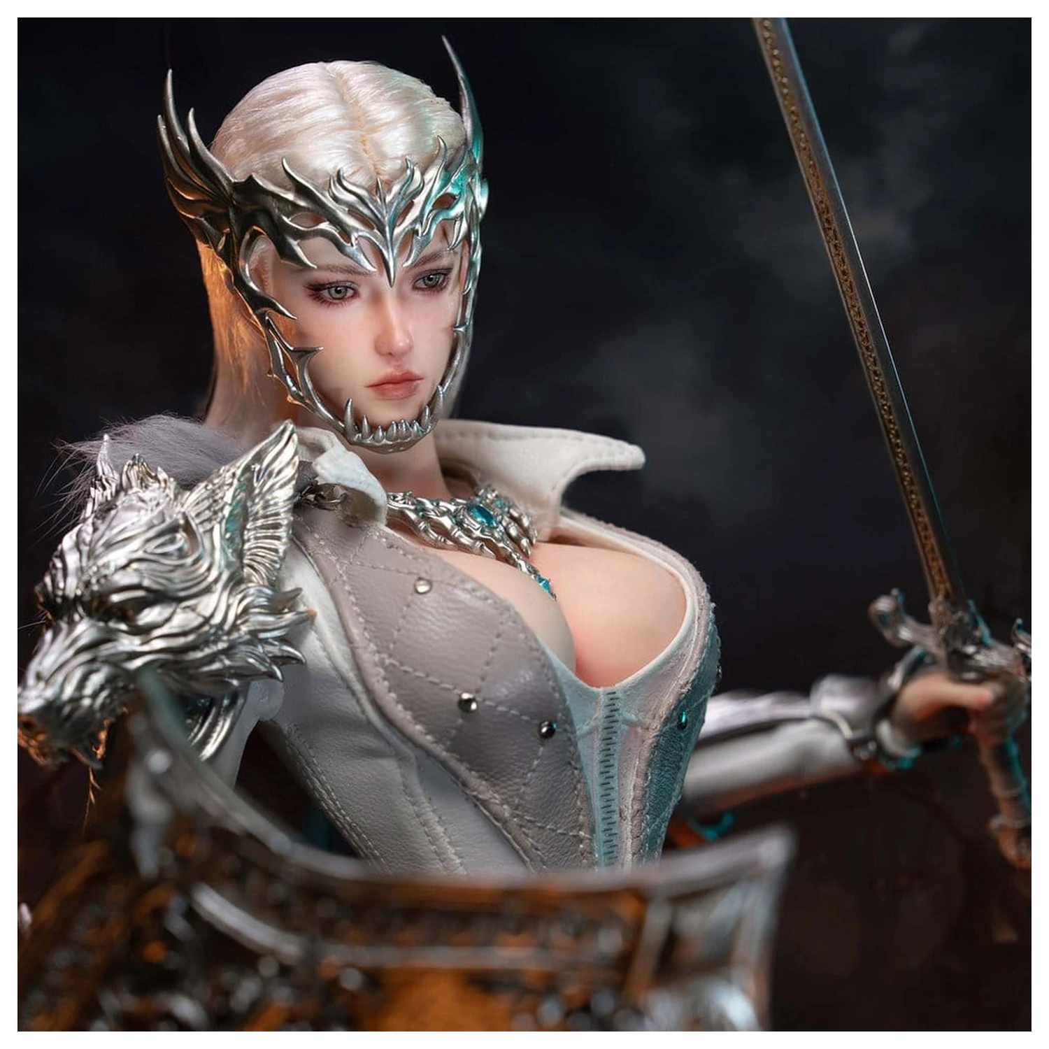 The Girl Under Wolf's Ward Action Figur 1/6 Alina (Silver) 30 cm Produktfoto