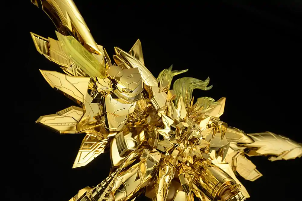 The King of Braves GaoGaiGar Amakunitech Plastic Model Kit Genesic Gaogaigar The Golden Destroyer 18 cm Produktfoto