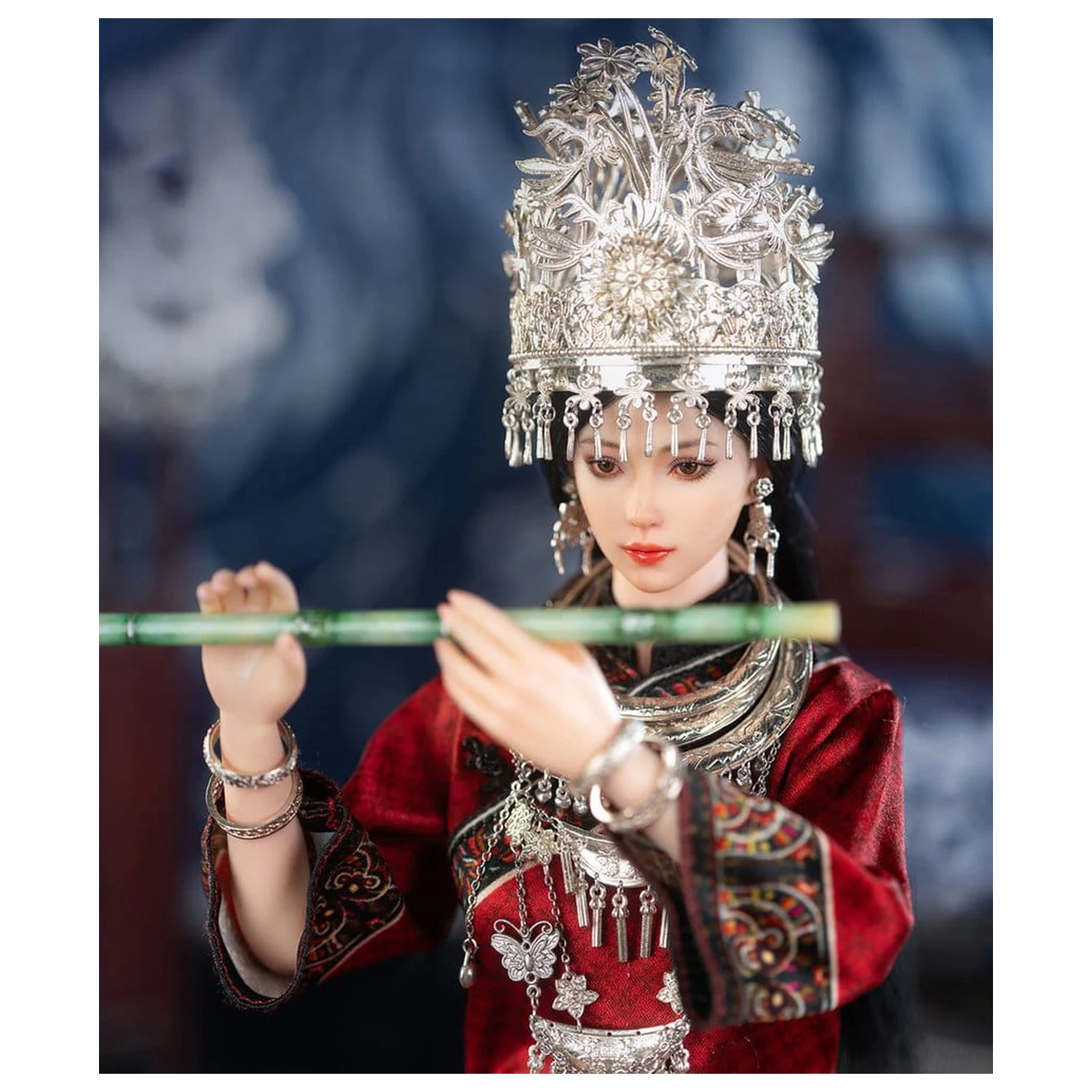 The Miao of China's 56 Ethnic Groups Figur 1/6 Rot 30 cm Produktfoto