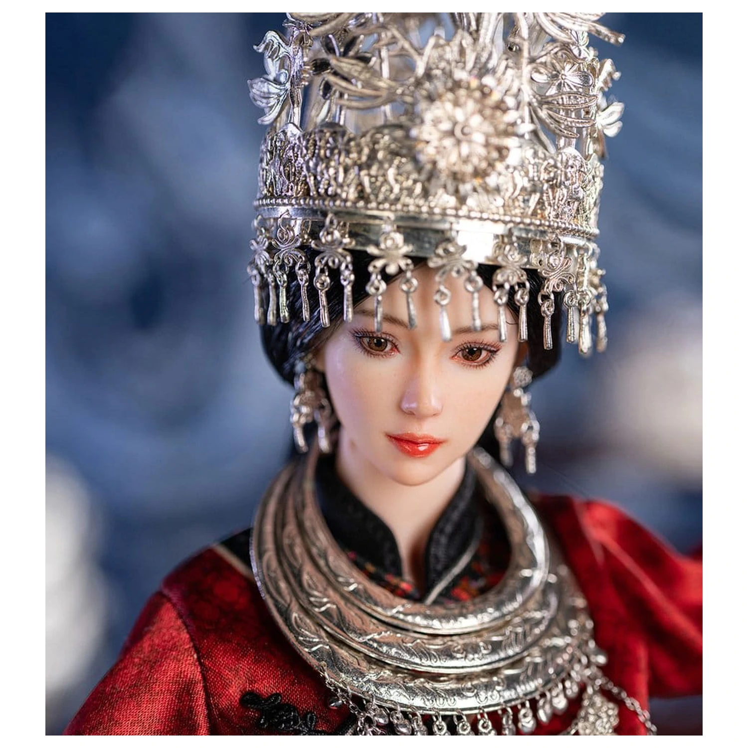 The Miao of China's 56 Ethnic Groups Figur 1/6 Rot 30 cm Produktfoto