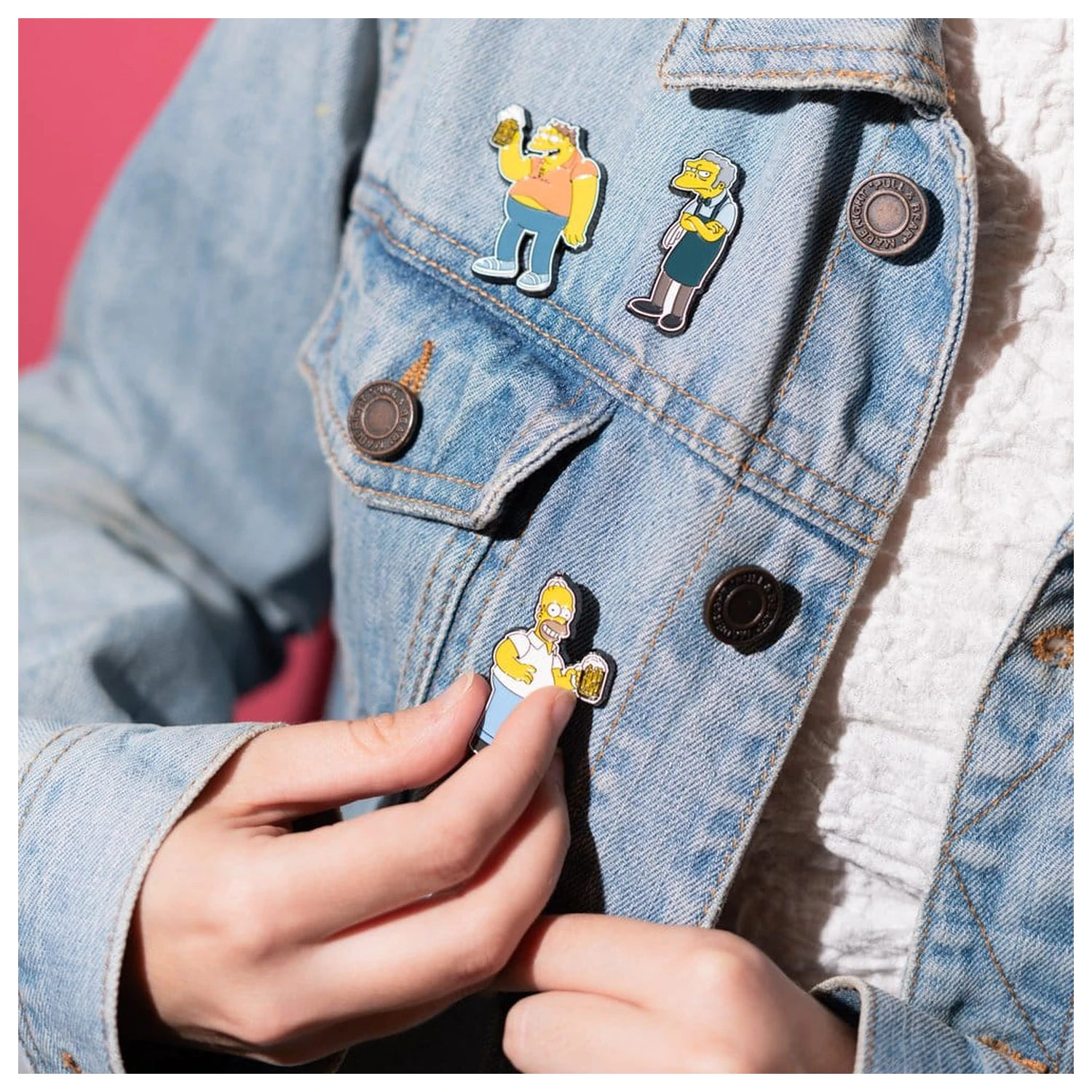 The Simpsons Pin Badges Set von 4 Moe's Tavern Produktfoto