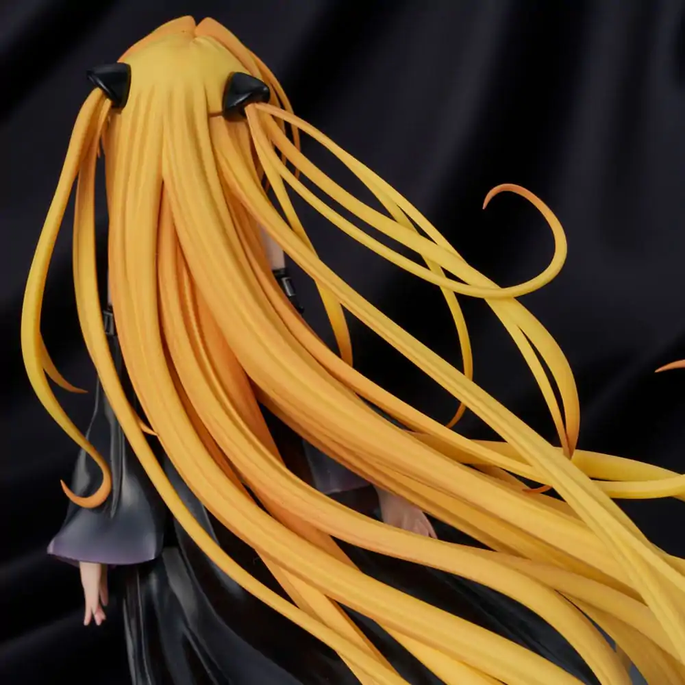 To Love-Ru Darkness PVC Statue 1/6 Golden Darkness Black Trance Version 20 cm Produktfoto