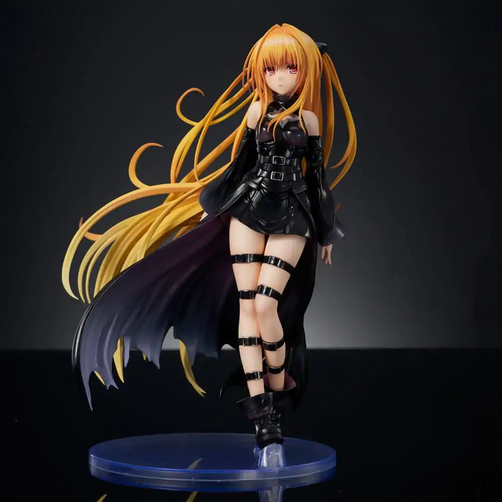 To Love-Ru Darkness PVC Statue 1/6 Golden Darkness Black Trance Version 20 cm Produktfoto