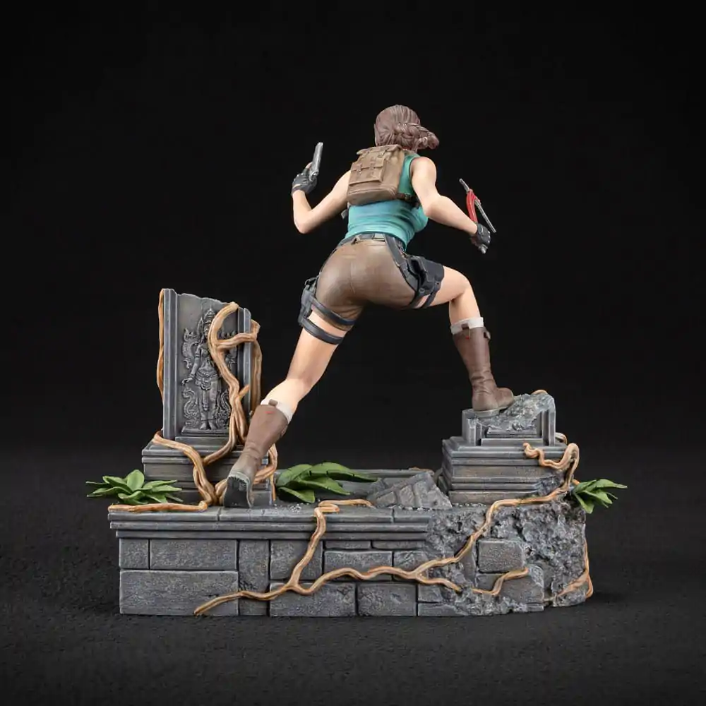 Tomb Raider PVC Statue Lara Croft 24 cm termékfotó