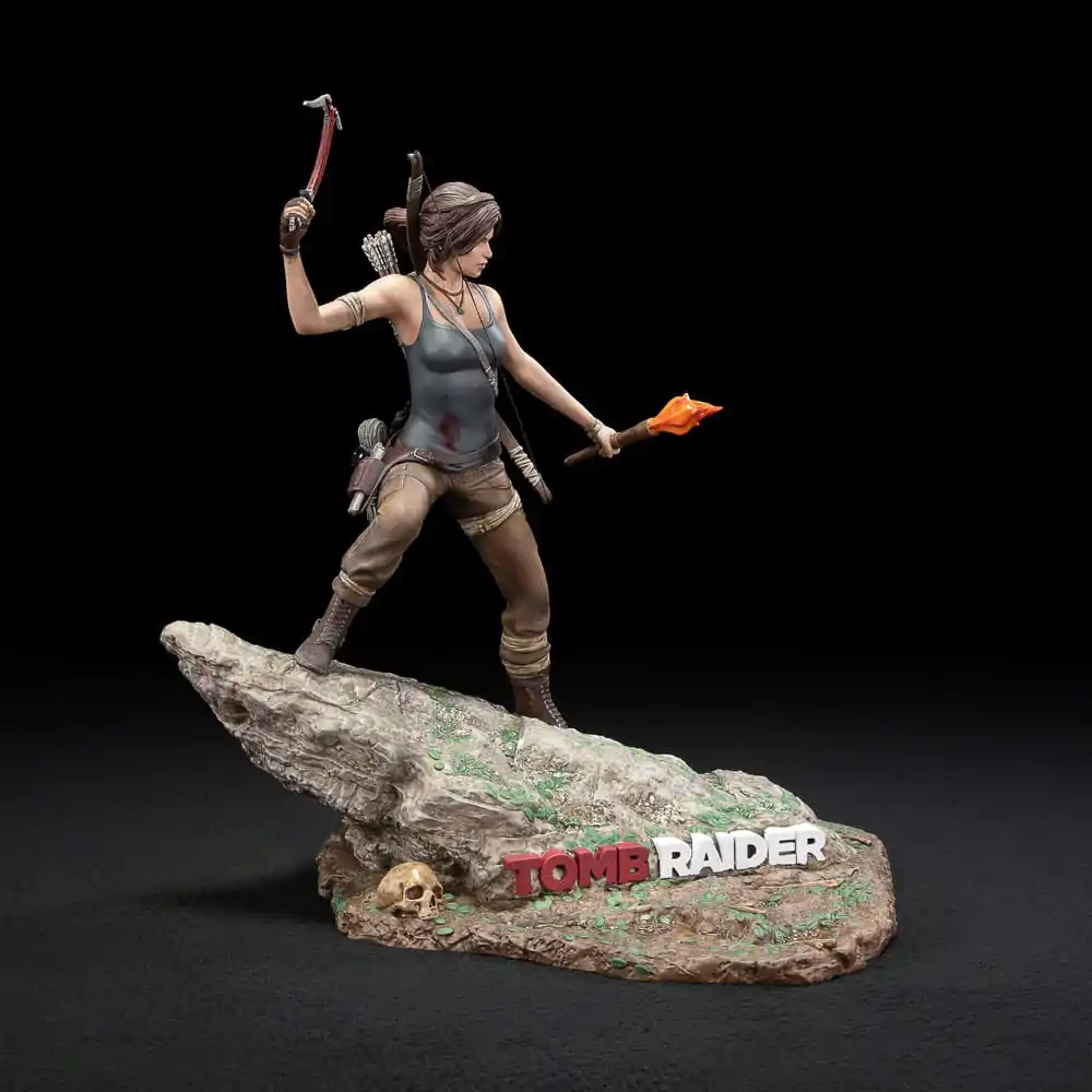 Tomb Raider PVC Statue Lara Croft Survivor Era 33 cm termékfotó