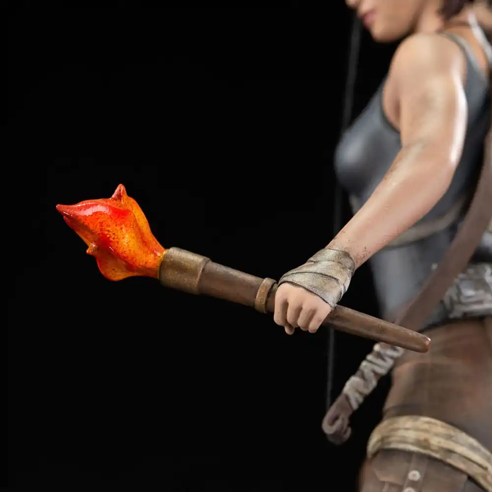 Tomb Raider PVC Statue Lara Croft Survivor Era 33 cm termékfotó