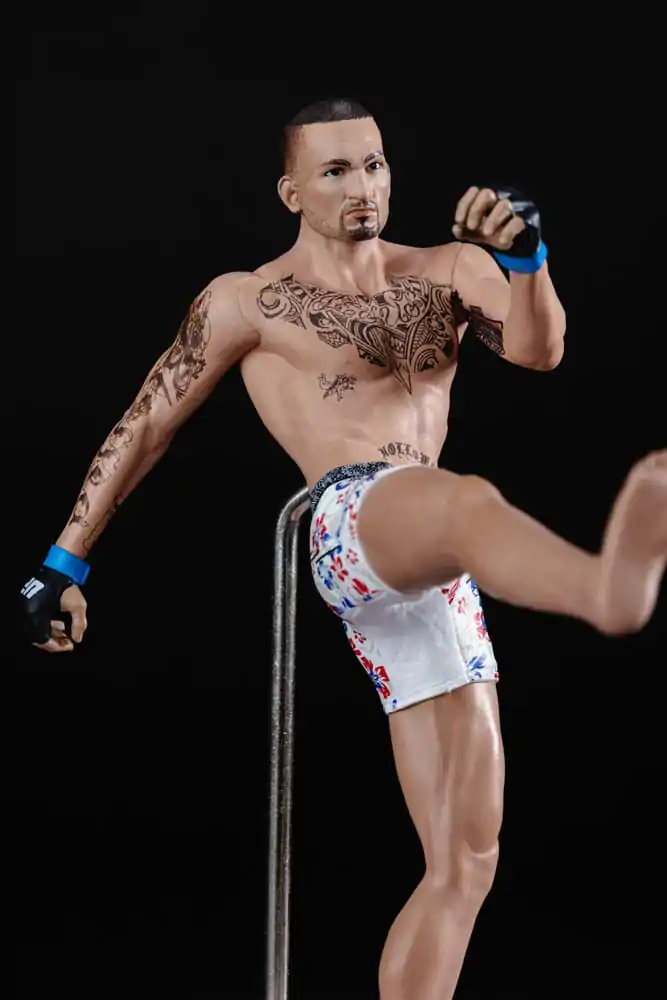 UFC Posed PVC Statue Max Holloway 18 Zentimeter Produktfoto