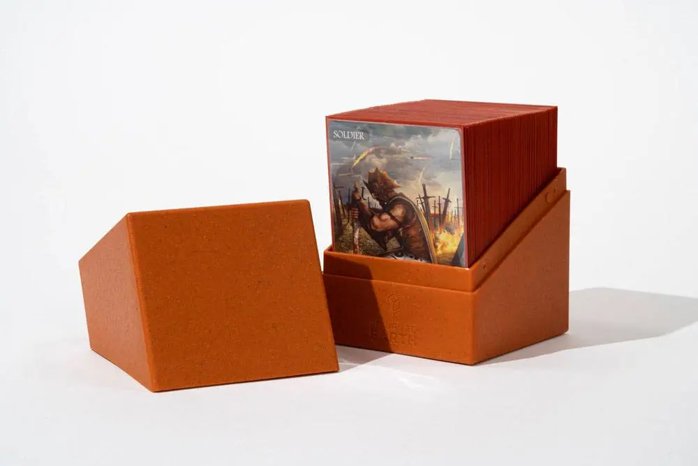 Ultimate Guard Return To Earth Boulder Deck Case 100+ Standardgröße Orange Produktfoto
