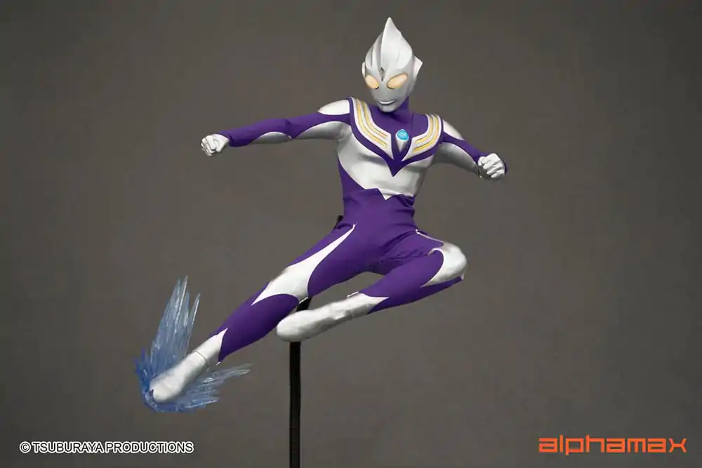 Ultraman Actionfigur mit Leuchtfunktion Tiga Sky Type 16 cm Produktfoto