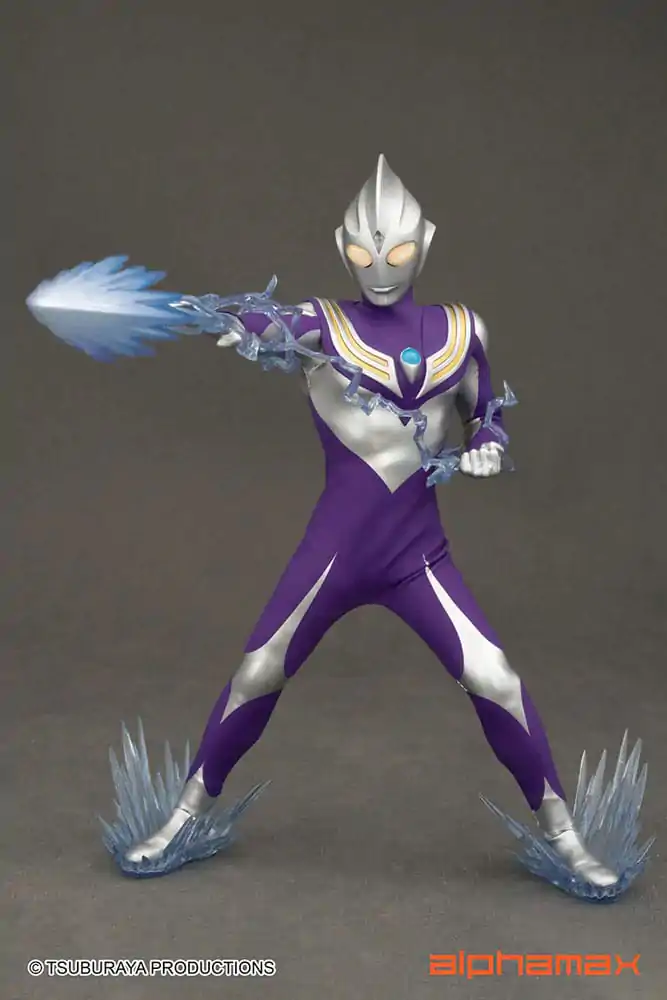 Ultraman Actionfigur mit Leuchtfunktion Tiga Sky Type 16 cm Produktfoto