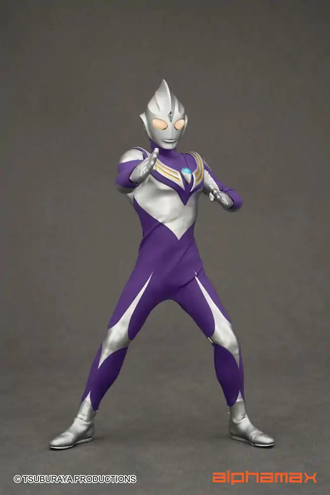 Ultraman Actionfigur mit Leuchtfunktion Tiga Sky Type 16 cm Produktfoto