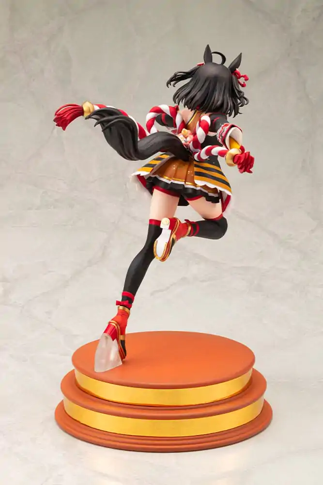 Uma Musume Pretty Derby PVC Statue 1/7 Outrunning the Encroaching Heat Kitasan Black 30 cm termékfotó