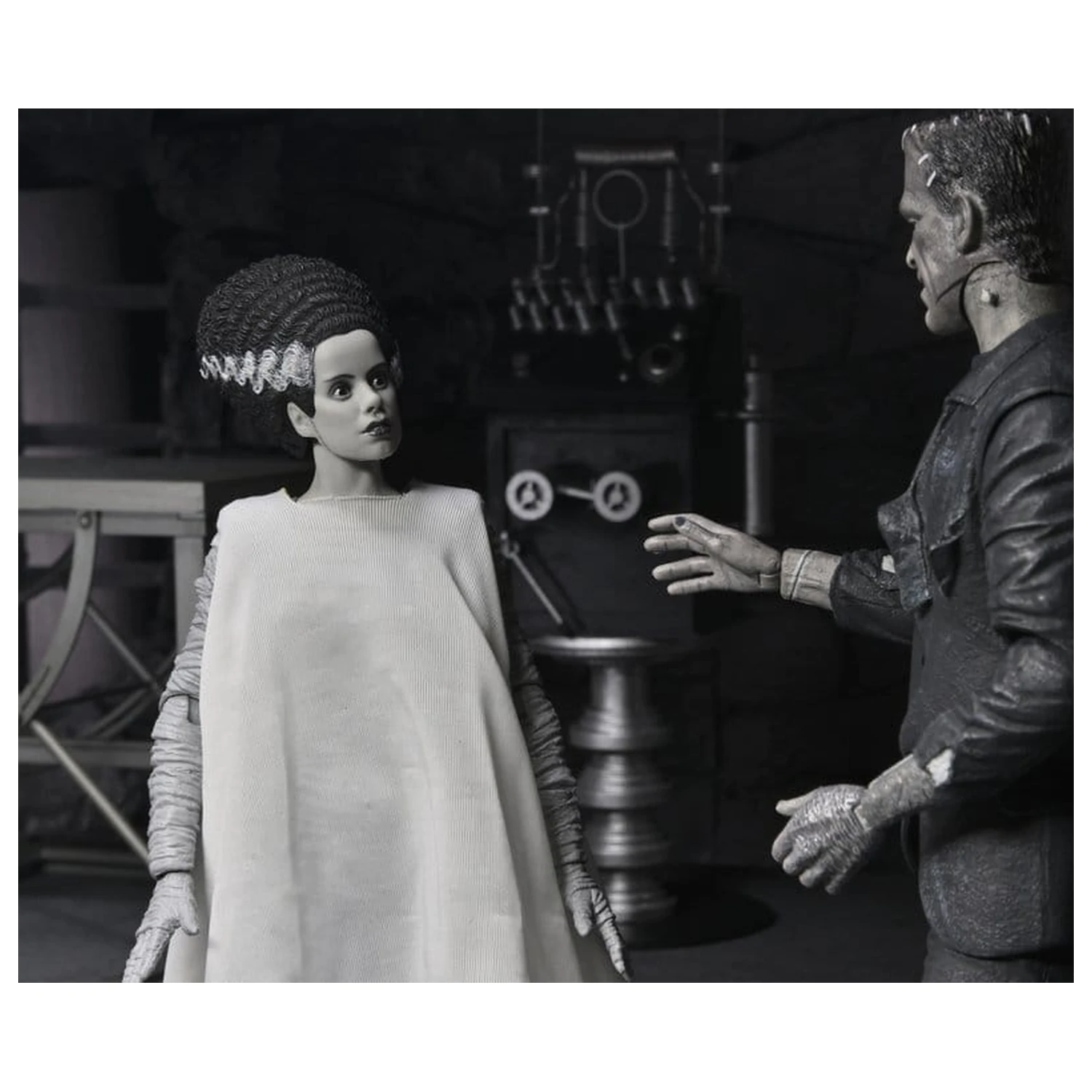 Universal Monsters 2er-Pack Actionfiguren Bride of Frankenstein 90th Anniversary The Monster & His Mate (B&W) 18 cm Produktfoto