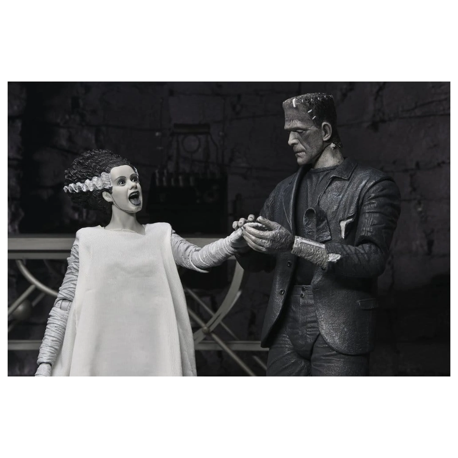 Universal Monsters 2er-Pack Actionfiguren Bride of Frankenstein 90th Anniversary The Monster & His Mate (B&W) 18 cm Produktfoto