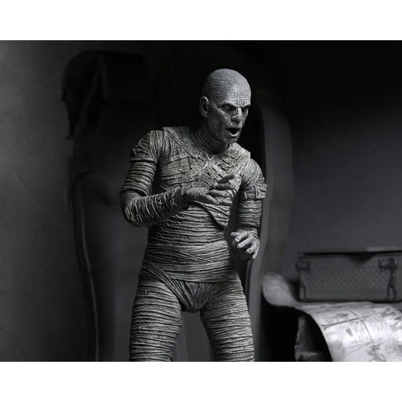 Universal Monsters Actionfigur Ultimate The Mummy (Black & White) 18 cm Produktfoto