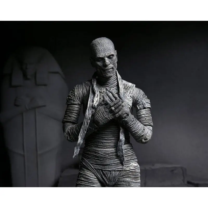 Universal Monsters Actionfigur Ultimate The Mummy (Black & White) 18 cm Produktfoto