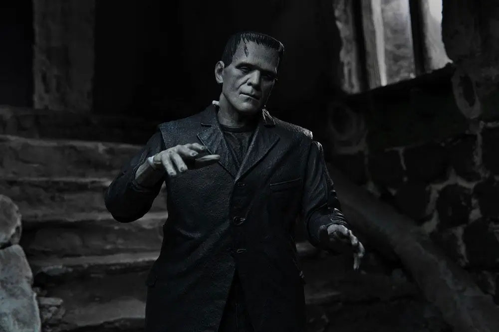Universal Monsters Actionfigur Ultimate Frankensteins Monster (Black & White) 18 cm termékfotó