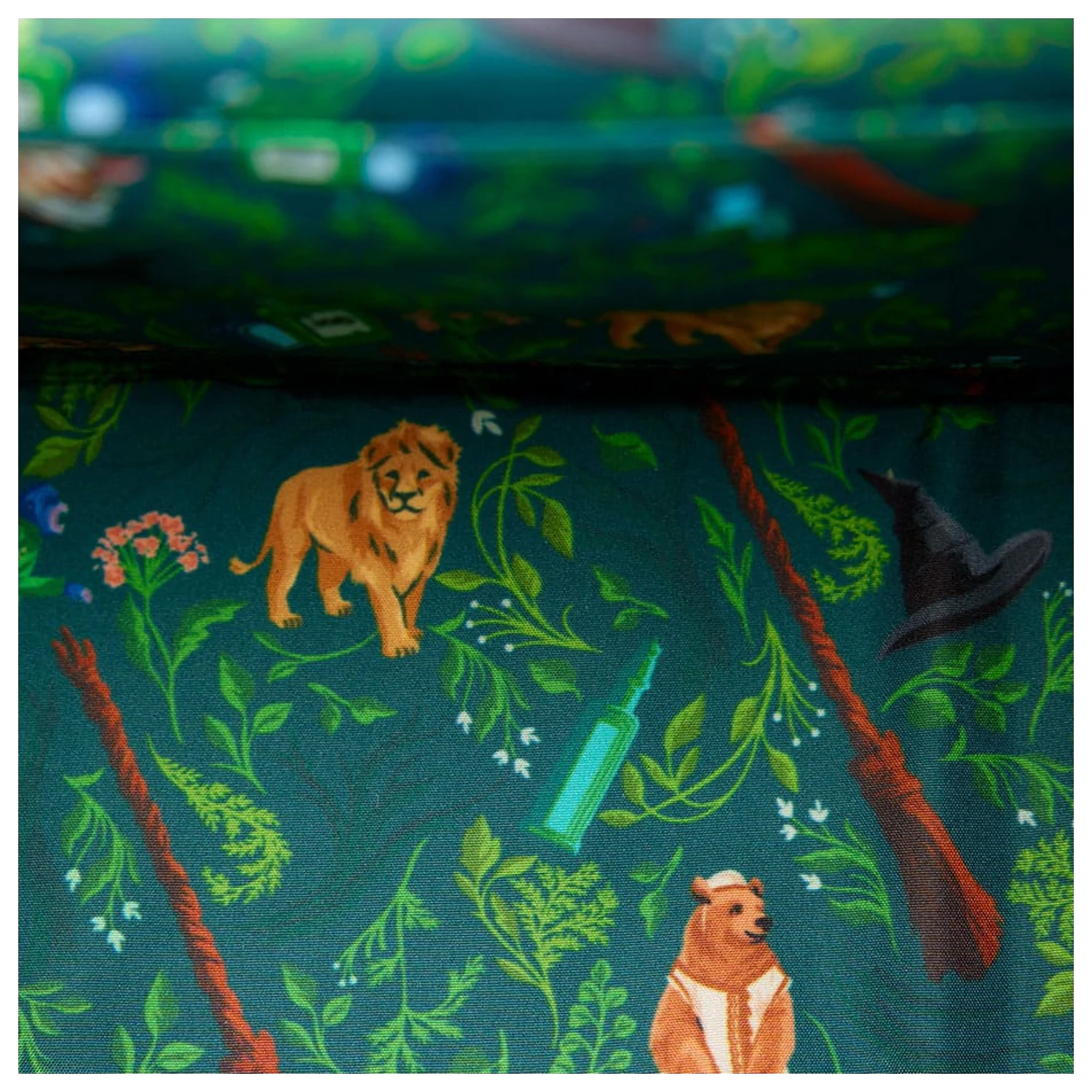 Universal by Loungefly Umhängetasche Wicked 2 Produktfoto