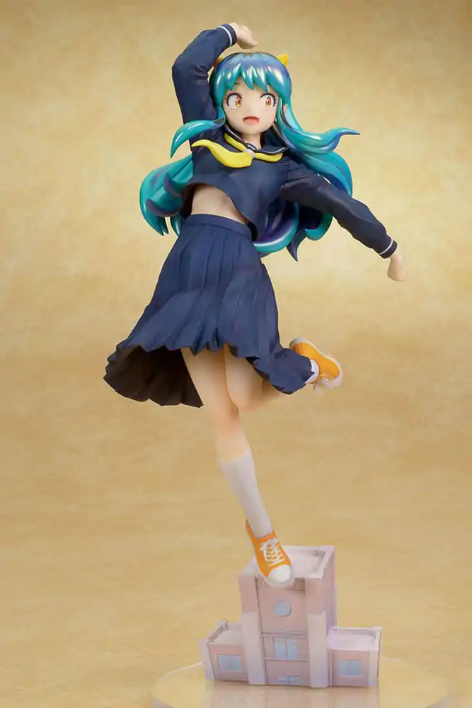 Urusei Yatsura Statue PVC 1/7 Lum Uniform Ver. 28 cm termékfotó