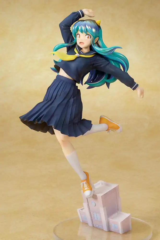 Urusei Yatsura Statue PVC 1/7 Lum Uniform Ver. 28 cm termékfotó