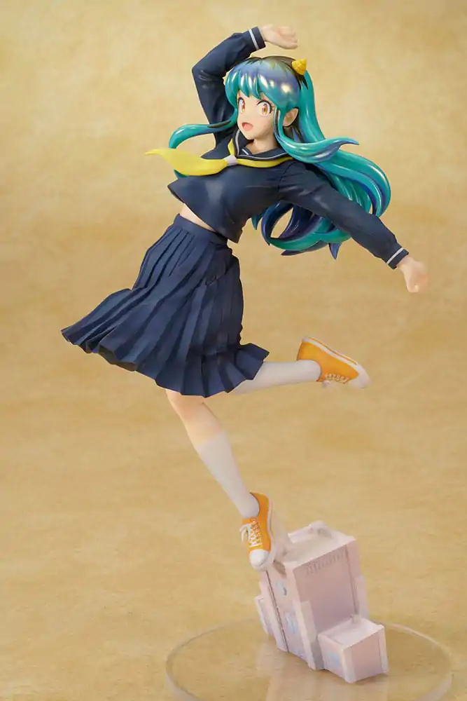 Urusei Yatsura Statue PVC 1/7 Lum Uniform Ver. 28 cm termékfotó