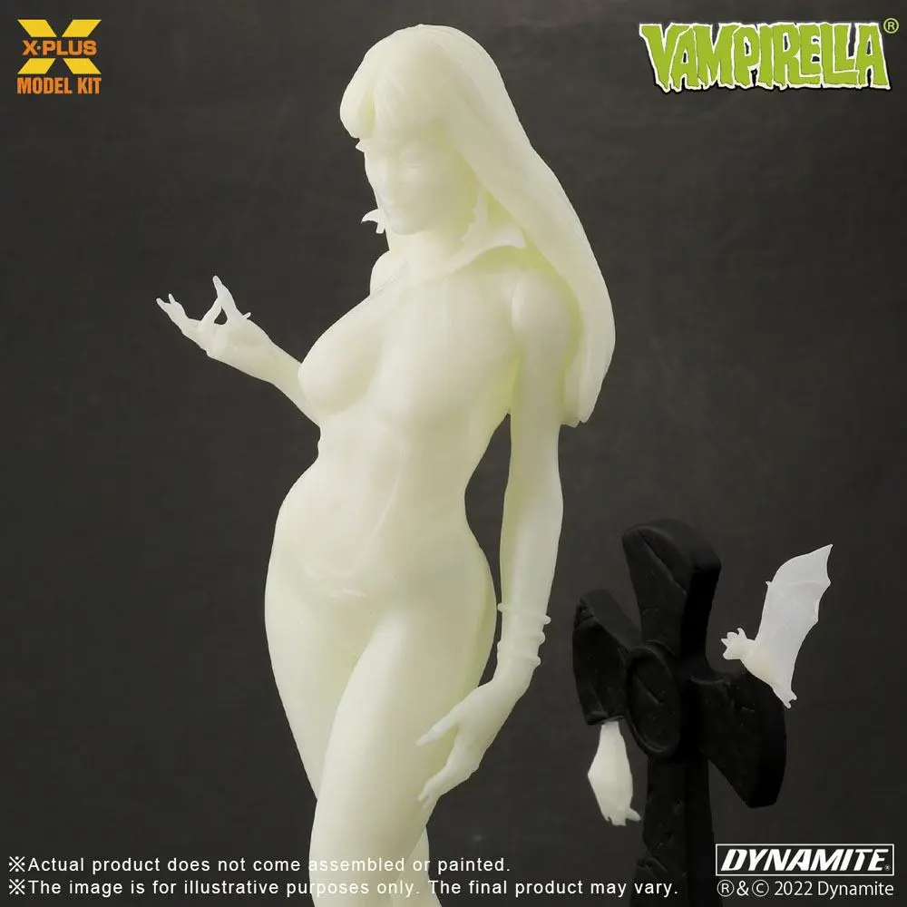Vampirella Plastic Model Kit 1/8 Vampirella Glow in the Dark Version 23 cm Produktfoto