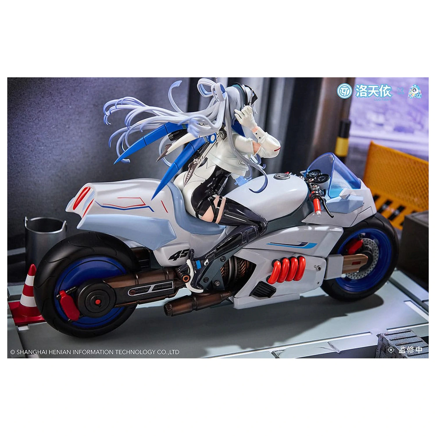 Vsinger PVC Statue 1/7 Vsinger Luo Tianyi Retro-Future Storm Driver Ver. 23 cm Produktfoto