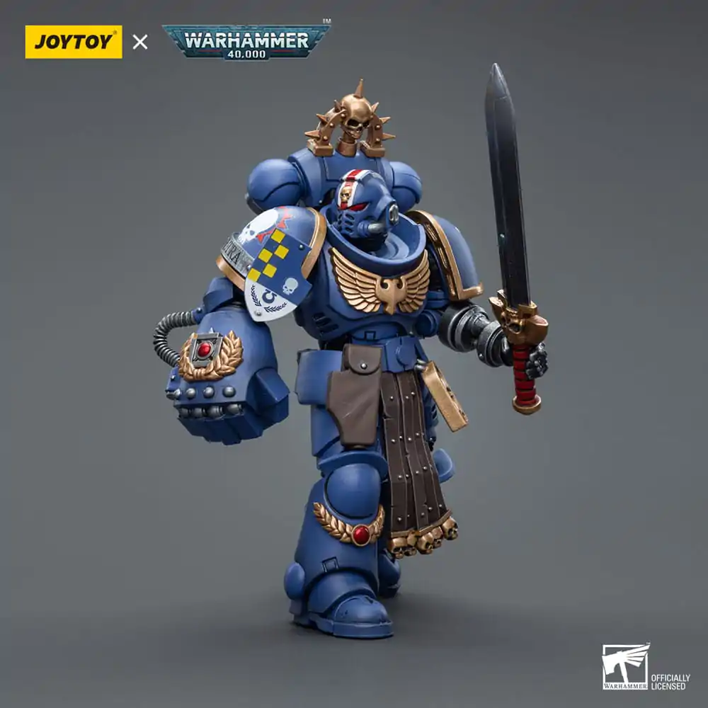 Warhammer 40k Actionfigur 1/18 Ultramarines Lieutenant with Power Fist 12 cm Produktfoto