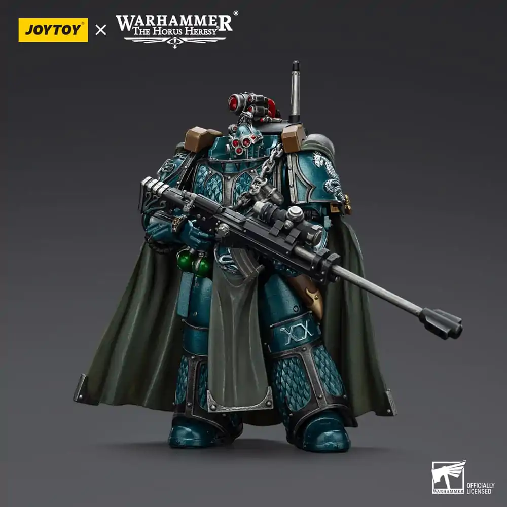 Warhammer The Horus Heresy Action Figur Alpha Legion Exodus The One who is Many Mit Scharfschützengewehr Und Power Dolch 20 cm Produktfoto